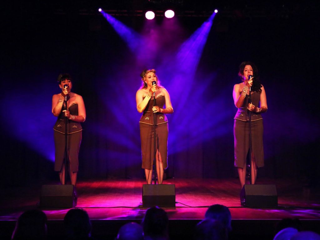 Swing Trio Singing Act